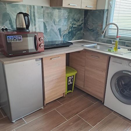 Apartamento Nha Nghi Cho Cap Doi Va Gia Dinh Praga Exterior foto